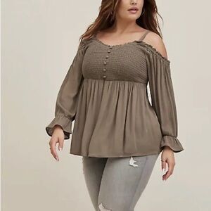 👀 final price 👀 Torrid cold shoulder gauze top